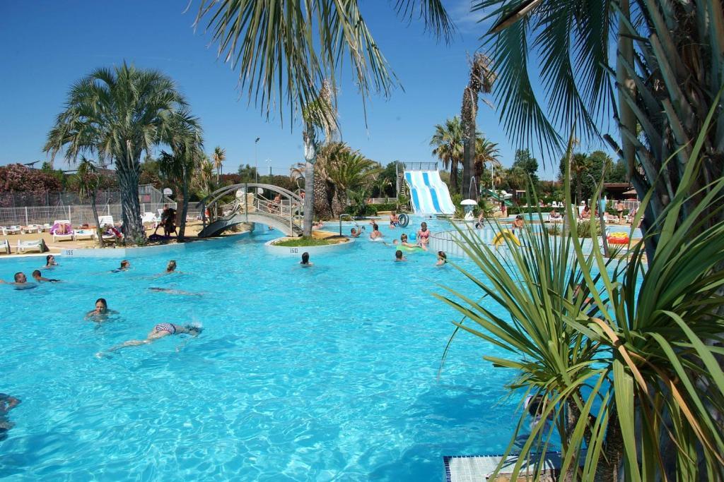 Camping Resort Les Champs Blancs Агд Экстерьер фото